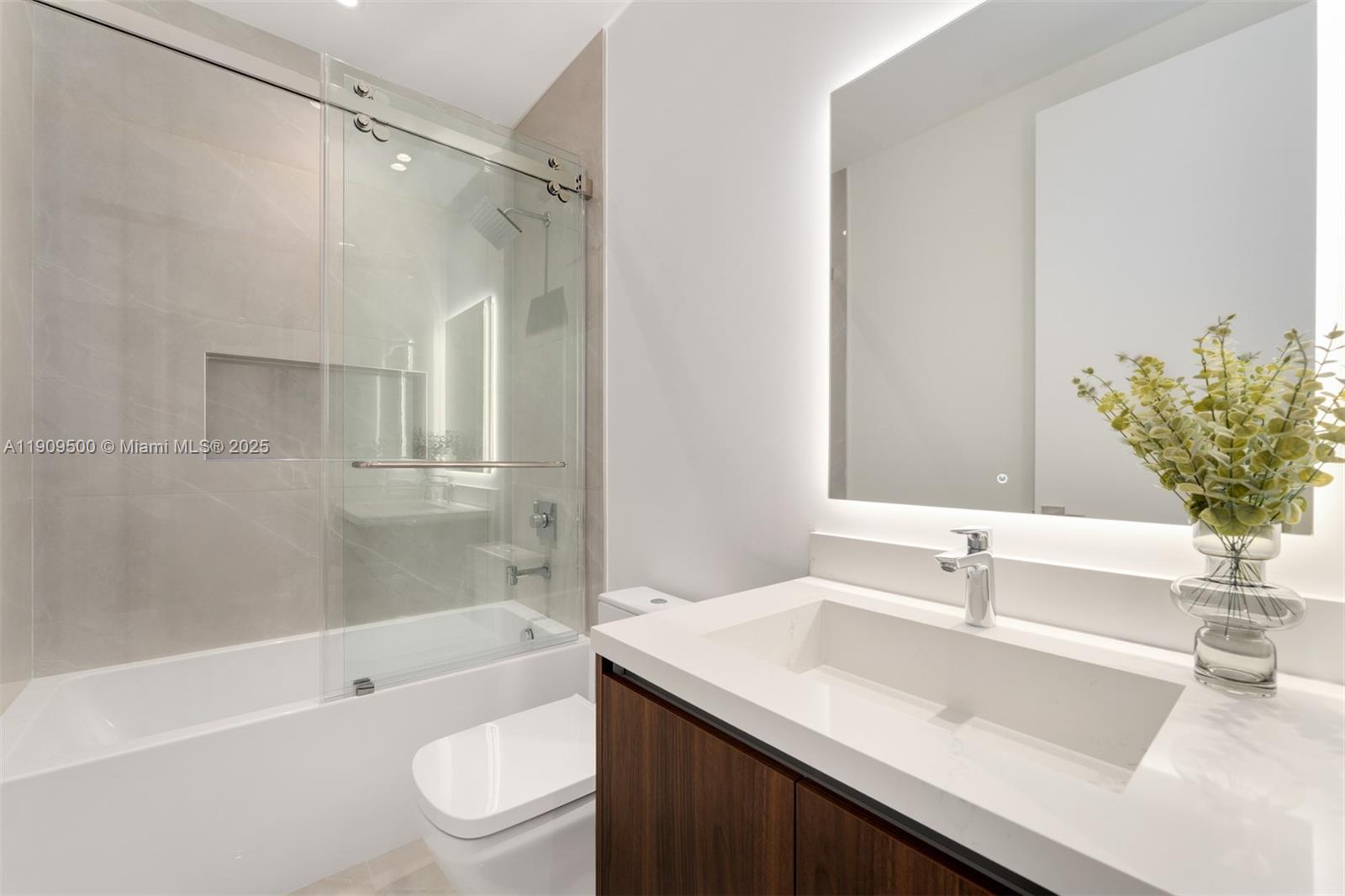 3069 Hibiscus Street Coconut Grove, FL 33133 - Photo 19 of 26