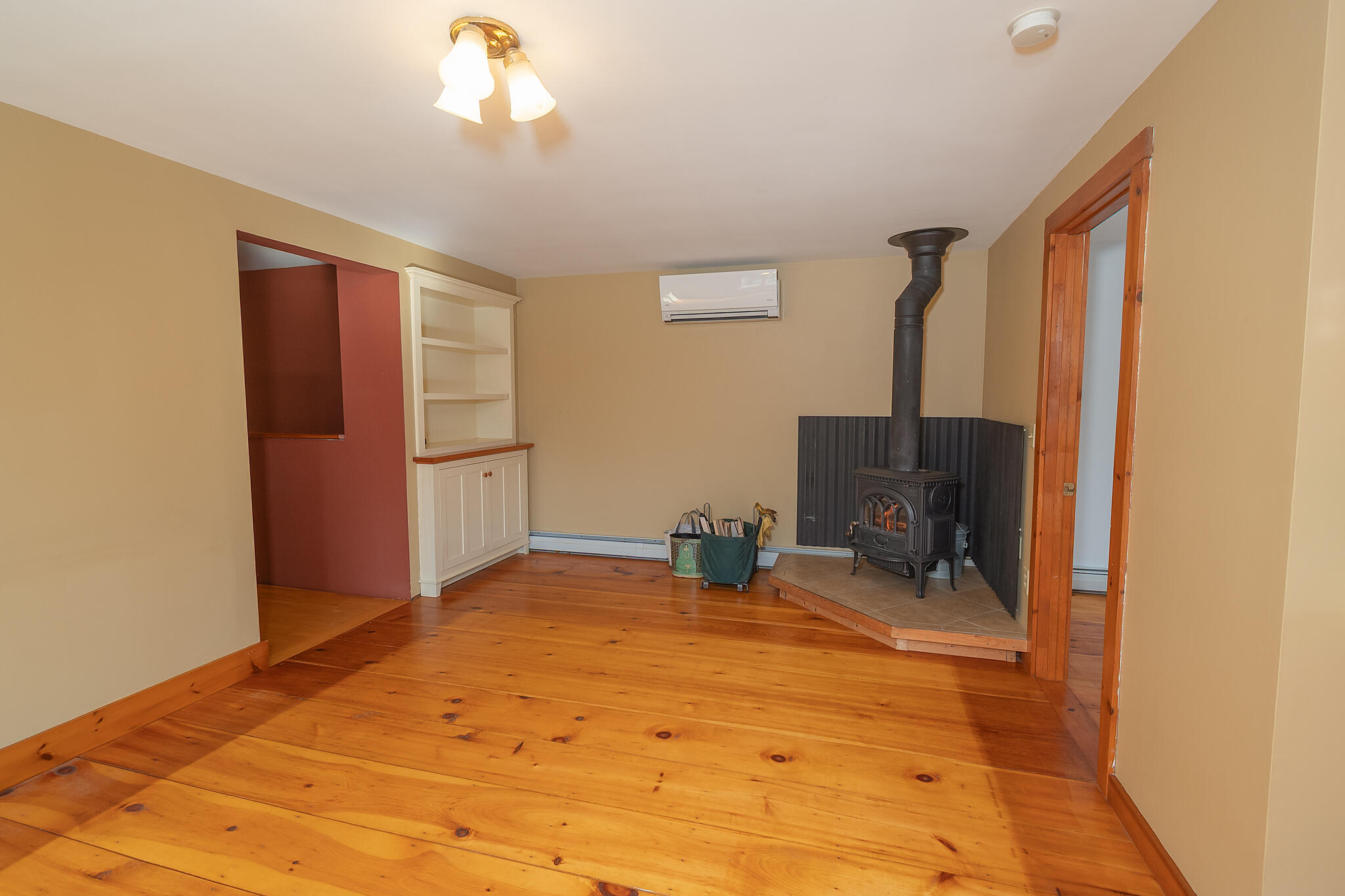 406 Industry Road Farmington, ME 04938 - Photo 20 of 59 Living room