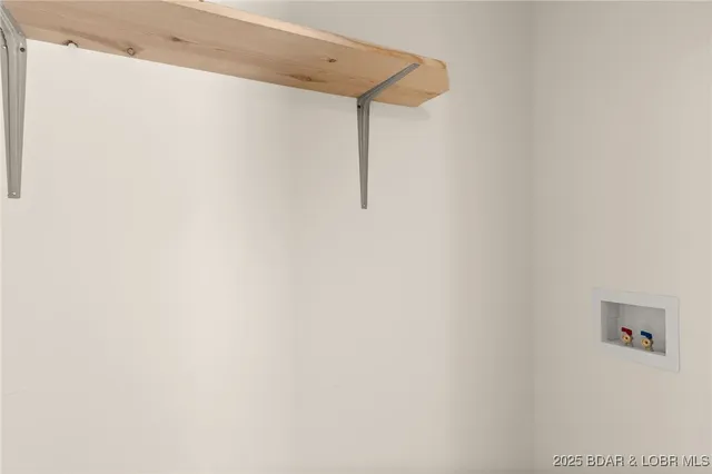 $229,000 | 26413 Gardiner Road, Edwards, MO 65326