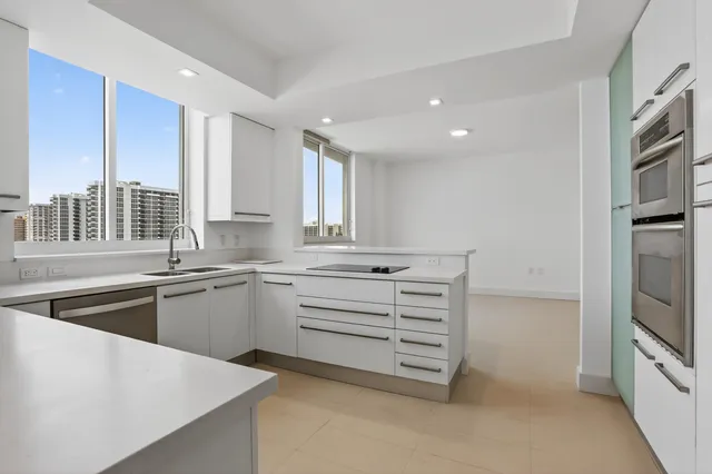 $1,945,000 | 704 North Ocean Boulevard, Unit 701, Pompano Beach, FL 33062