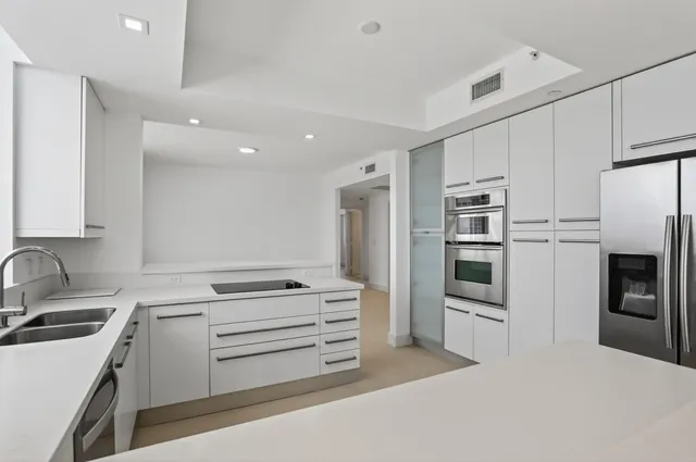 $1,945,000 | 704 North Ocean Boulevard, Unit 701, Pompano Beach, FL 33062