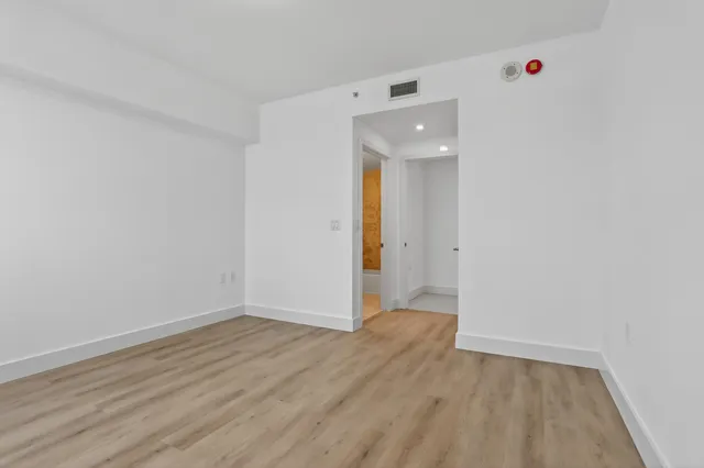 $1,945,000 | 704 North Ocean Boulevard, Unit 701, Pompano Beach, FL 33062