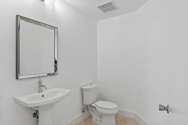 $1,945,000 | 704 North Ocean Boulevard, Unit 701, Pompano Beach, FL 33062