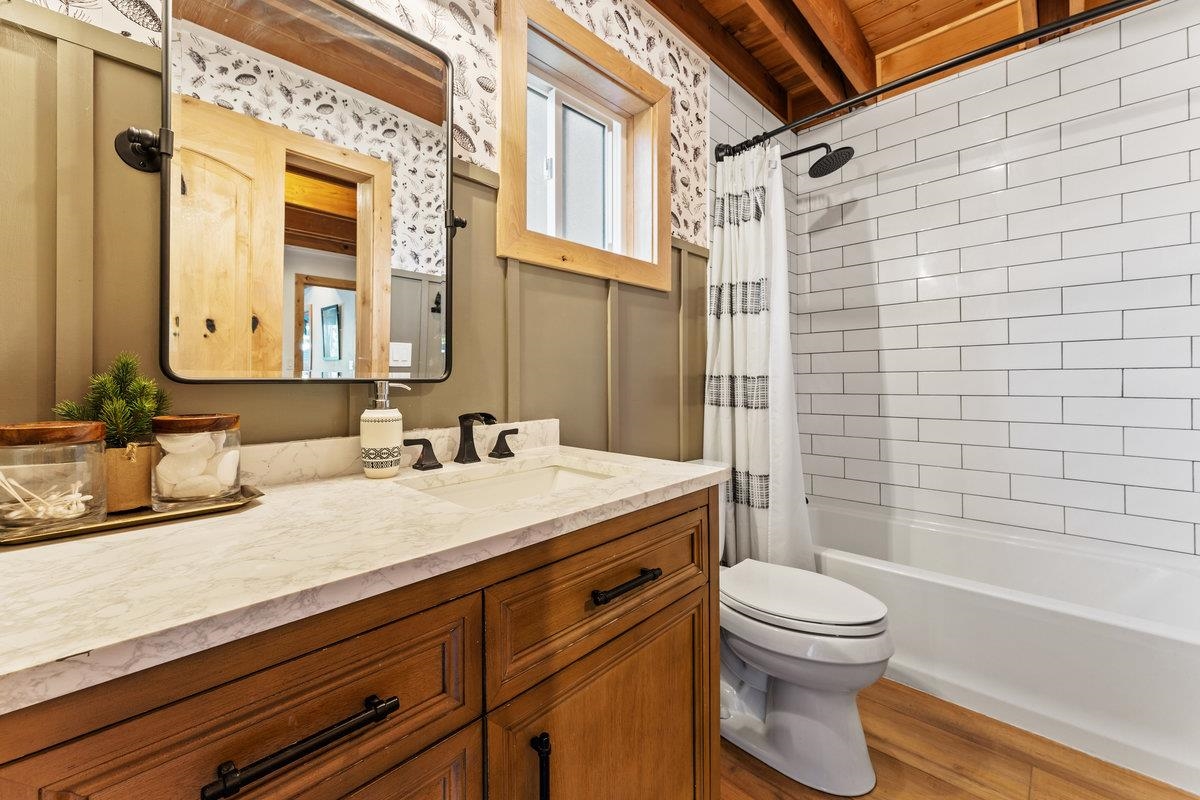 10175 Washoe Road Truckee, CA 96161 - Photo 18 of 20 Gallery Image 18