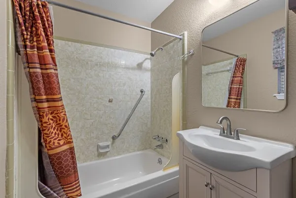 $1,700 | 12420 Mile Drive, Houston, TX 77065