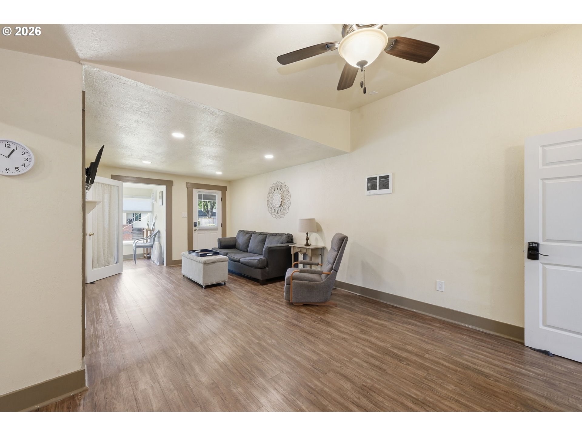 327 6th Street Springfield, OR 97477 - Photo 10 of 38