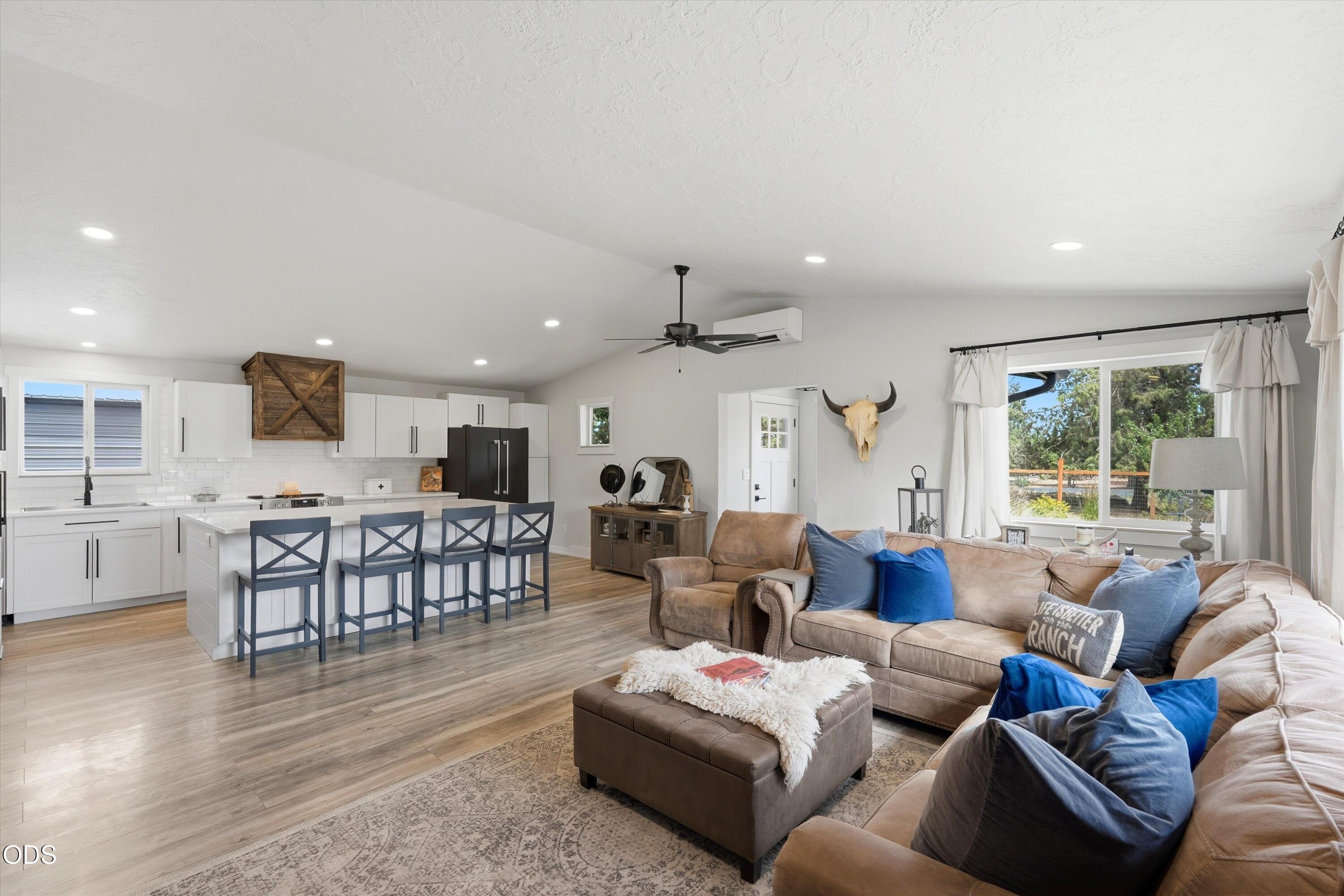 8120 Southwest Shad Road Terrebonne, OR 97760 - Photo 14 of 47