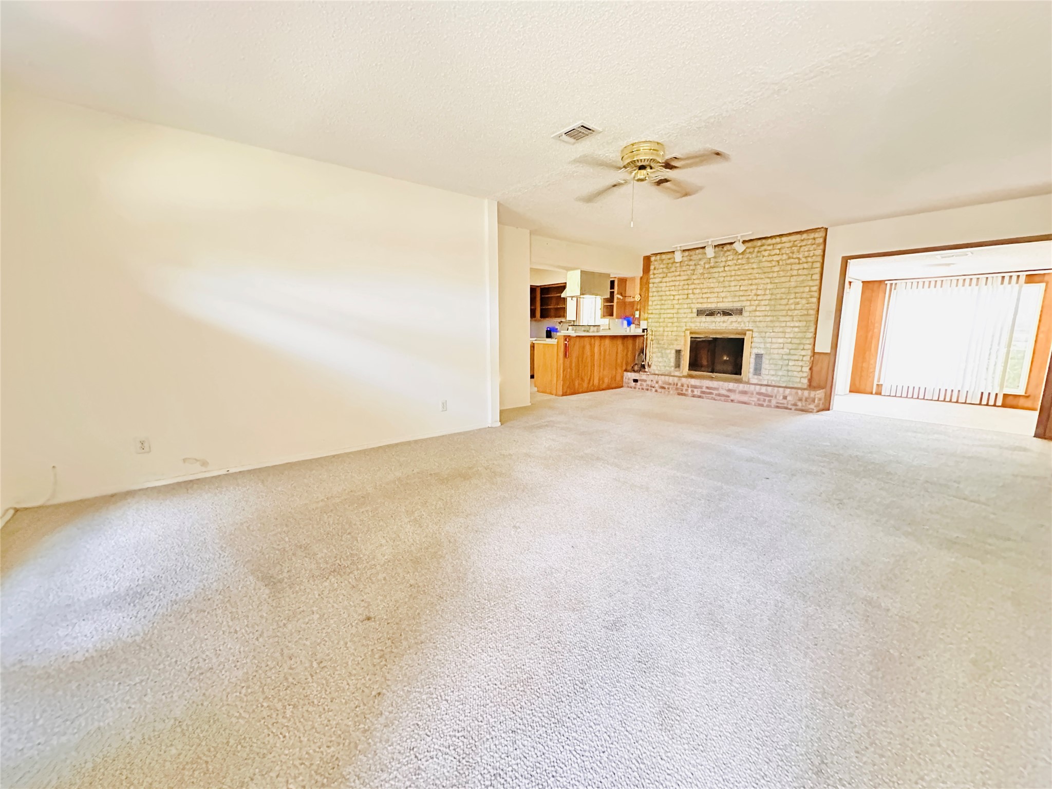 1704 Parkside Lane Austin, TX 78745 - Photo 8 of 39