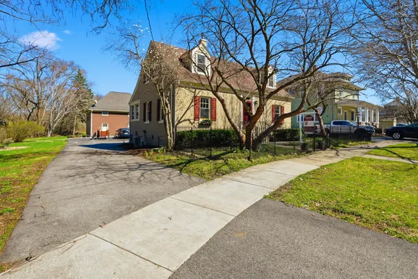 $575,000 | 218 North 4th Avenue, St. Charles, IL 60174