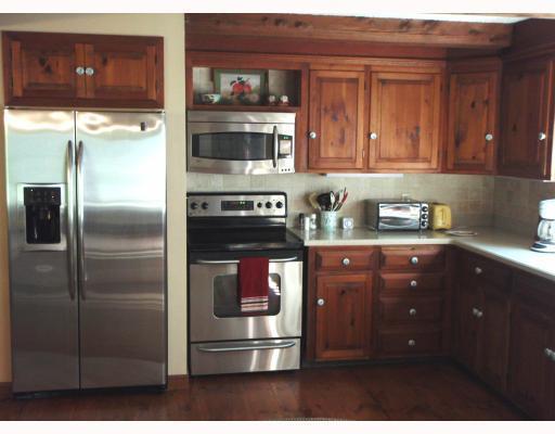 61 Hemlock Road Wiscasset, ME 04578 - Photo 5 of 11 Kitchen.