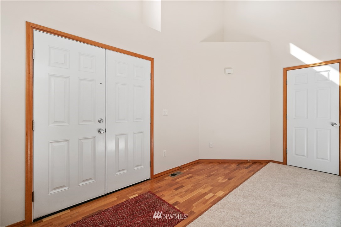 4229 154th Place Southeast Bothell, WA 98012 - Photo 3 of 24