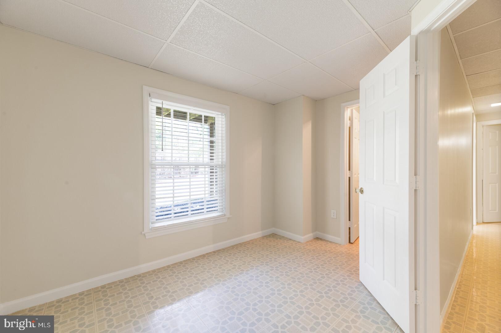 157 Peyton Road Sterling, VA 20165 - Photo 31 of 46 5th bedroom with walk-in closet