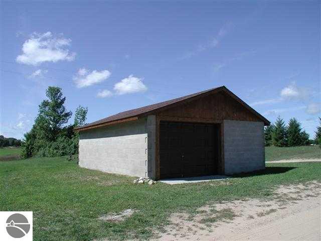 8570 Worden Road Beulah, MI 49617 - Photo 6 of 9 1671648-5.JPG