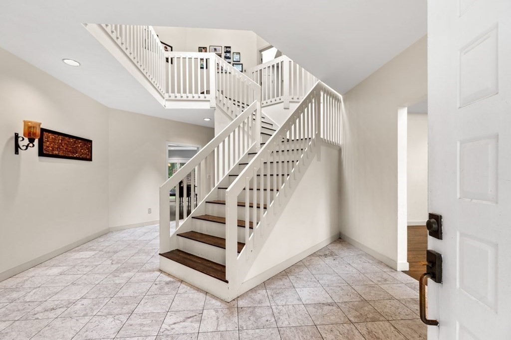 23 Sentry Hill Road Sharon, MA 02067 - Photo 4 of 39 Gallery Image 4