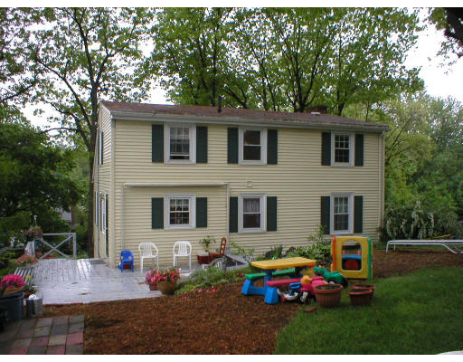 32 Stone Road Arlington, MA 02474 - Photo 2 of 8