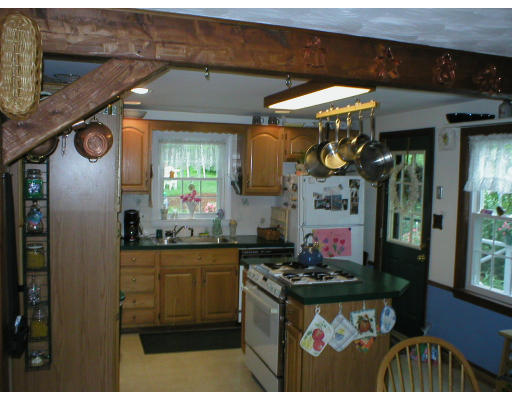 32 Stone Road Arlington, MA 02474 - Photo 4 of 8