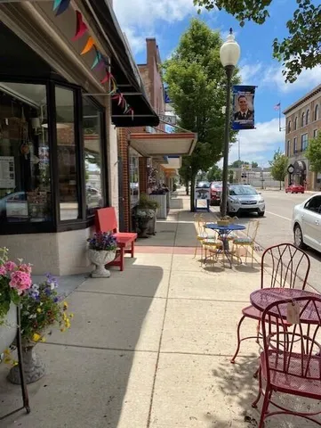 $275,000 | 15157 Carpenter Road, Three Oaks, MI 49128