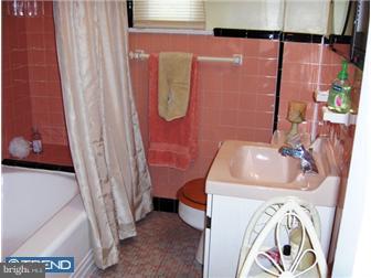 26 Steel Road Havertown, PA 19083 - Photo 11 of 12 Bathroom