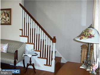 26 Steel Road Havertown, PA 19083 - Photo 6 of 12 Living Room