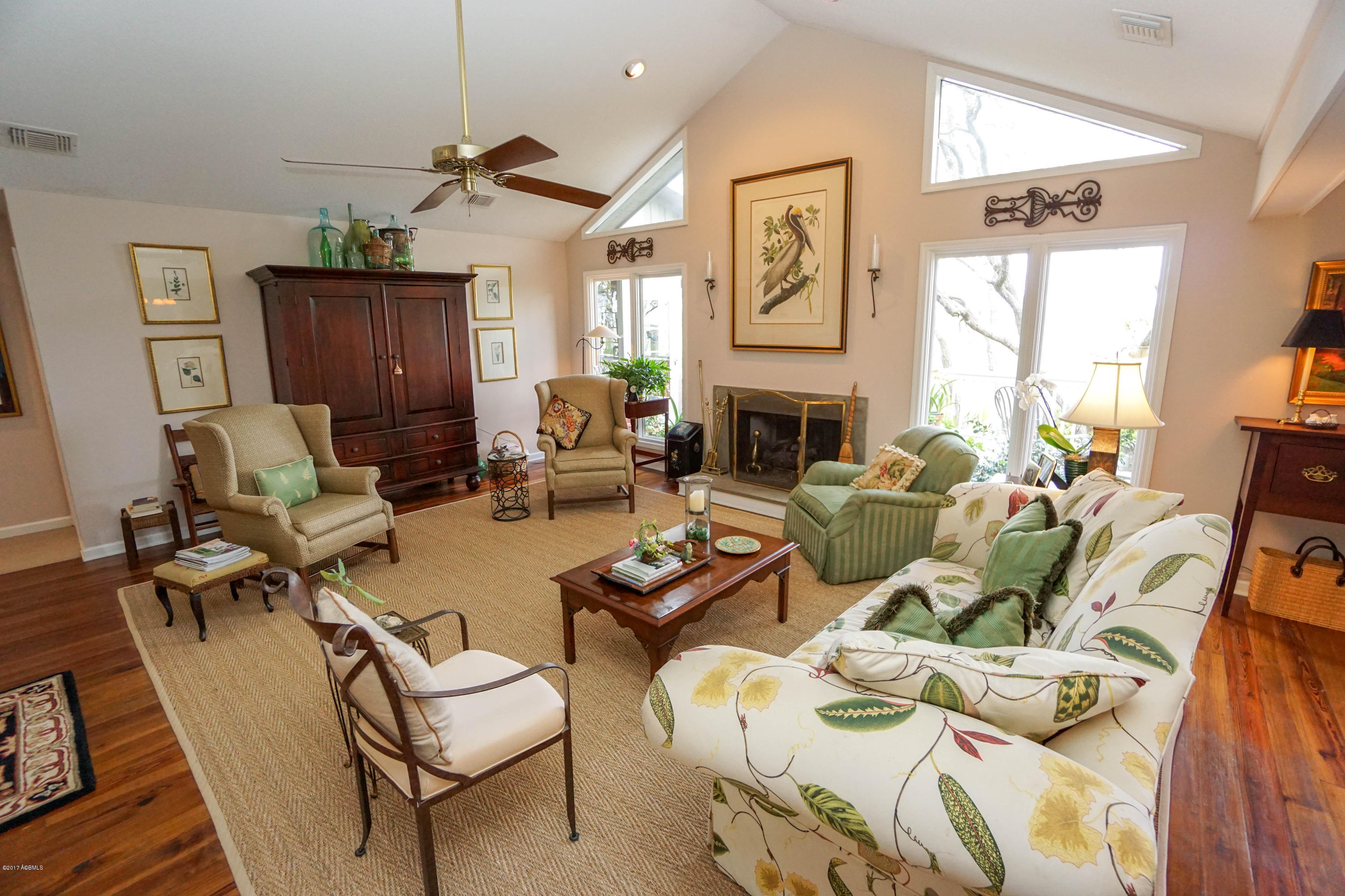 14 Fiddlers Trce Road Fripp Island, SC 29920 - Photo 5 of 50 Living Room