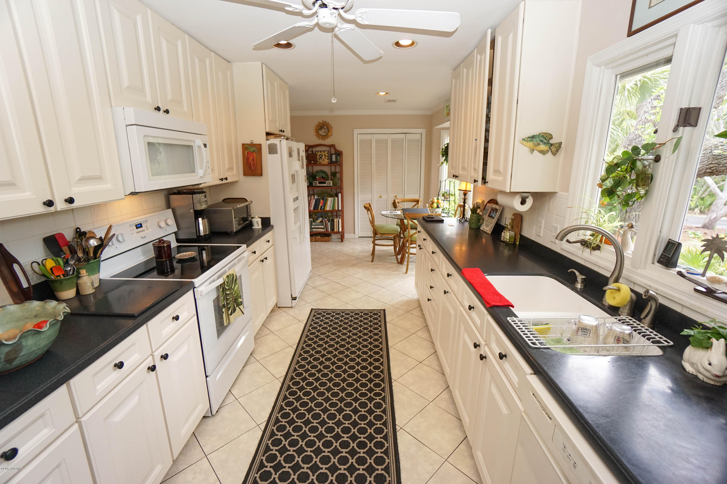 14 Fiddlers Trce Road Fripp Island, SC 29920 - Photo 10 of 50 Kitchen