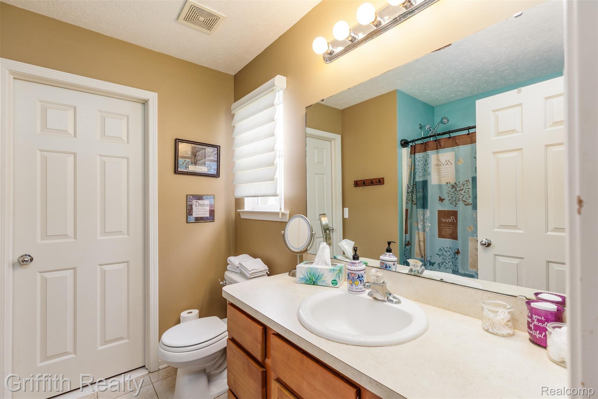 679 Hewitt Street Howell, MI 48843 - Photo 29 of 44 679 Hewitt Street-38.jpg