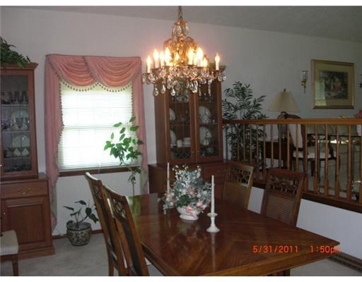 198 Paris Colliers Road Burgettstown, PA 15021 - Photo 5 of 18 Dining Room. FORMAL DINING ROOM