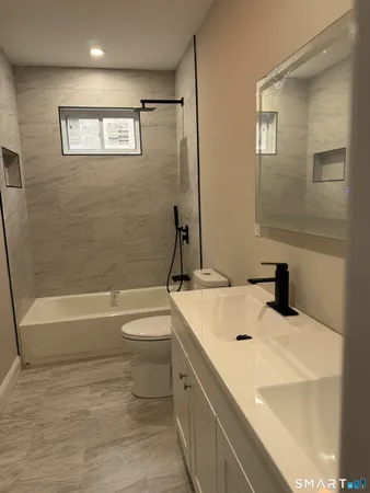 $3,900 | 281 Harriet Street, Unit 281, Bridgeport, CT 06608
