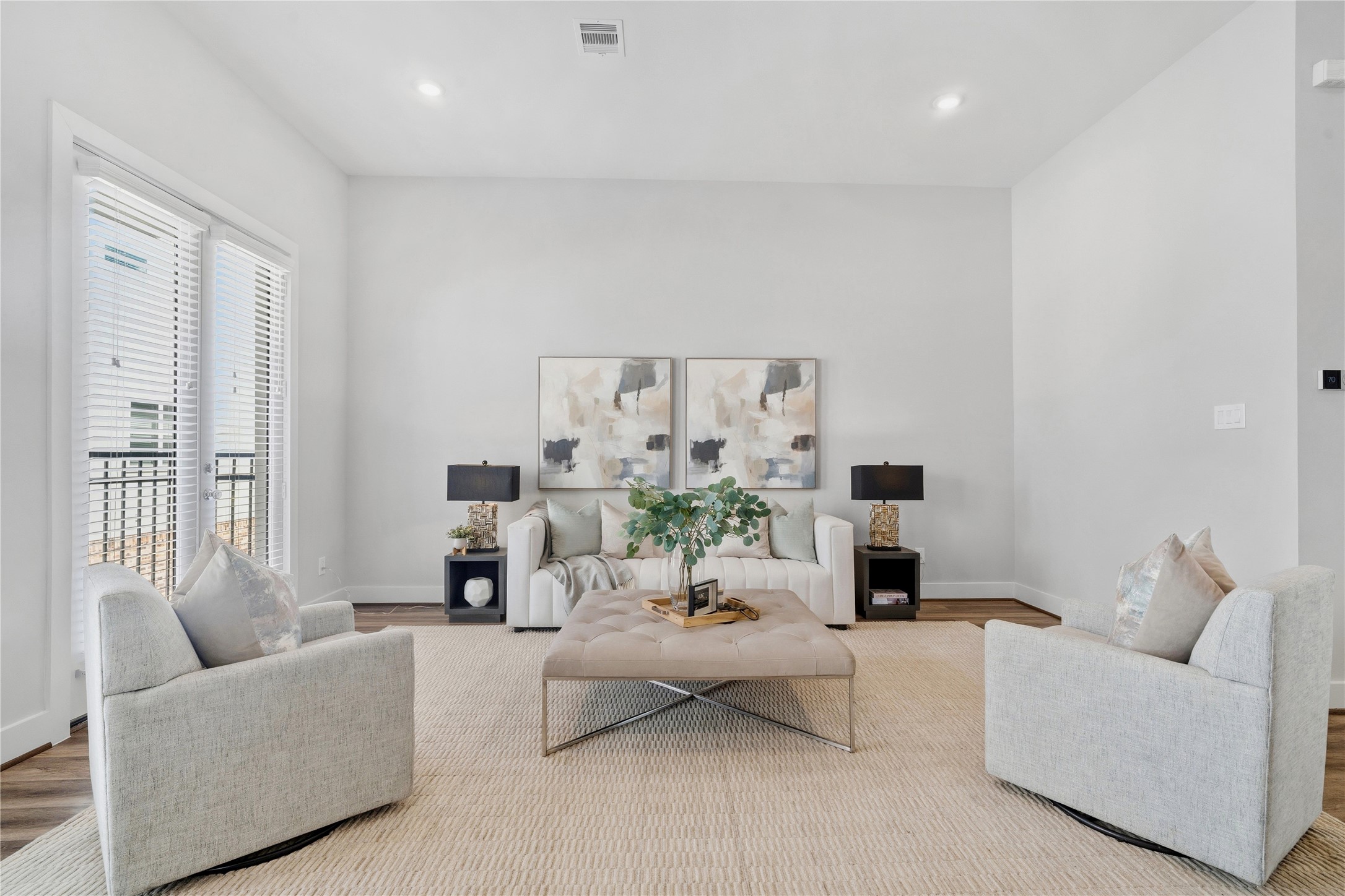 1284 North Post Oak Road, Unit B Houston, TX 77055 - Photo 13 of 37 Second floor living room will provide plenty of space for over size furniture.