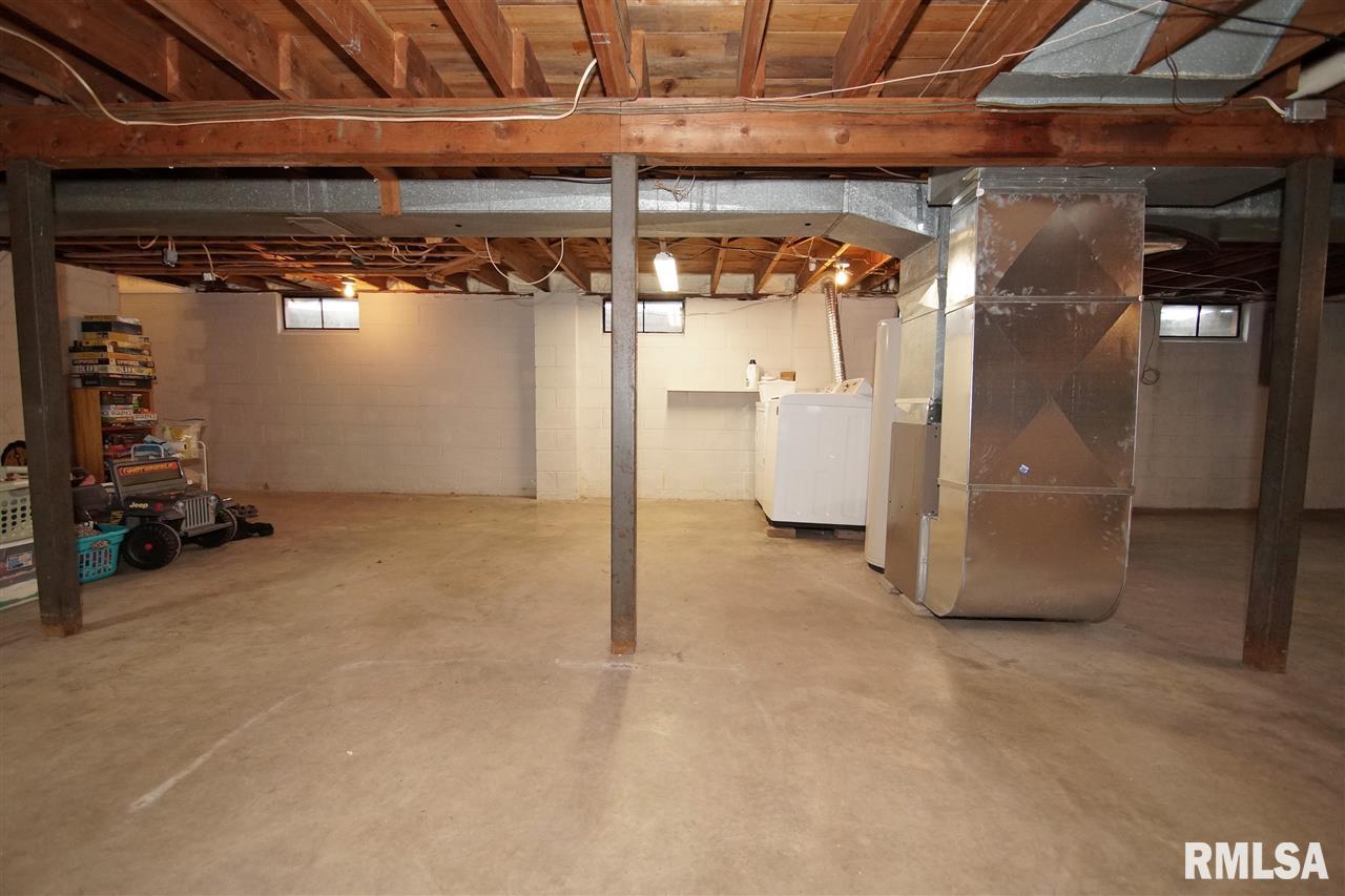 5004 North Ronald Road Peoria, IL 61614 - Photo 16 of 19 Gallery Image 16
