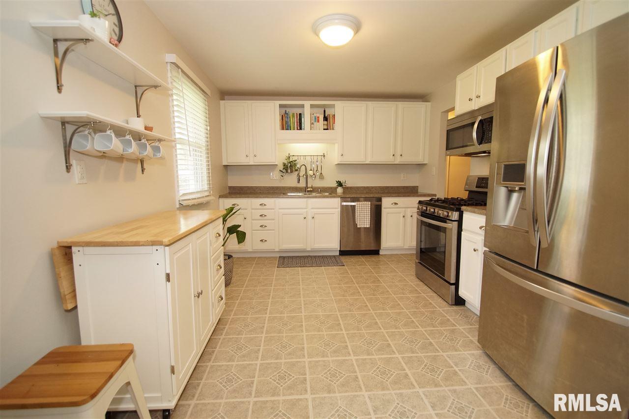 5004 North Ronald Road Peoria, IL 61614 - Photo 8 of 19 Gallery Image 8