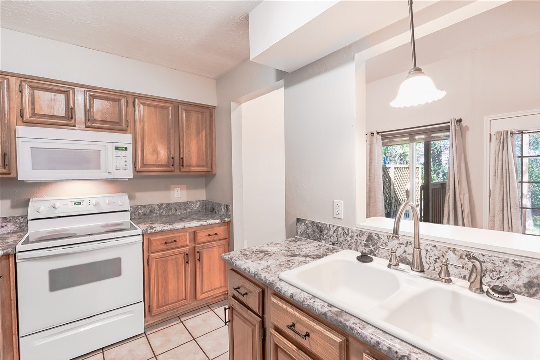 2827 Oakside Drive Bryan, TX 77802 - Photo 11 of 24