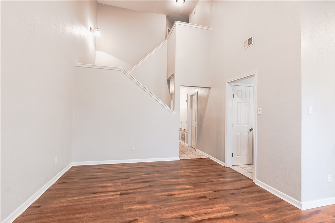 2827 Oakside Drive Bryan, TX 77802 - Photo 7 of 24