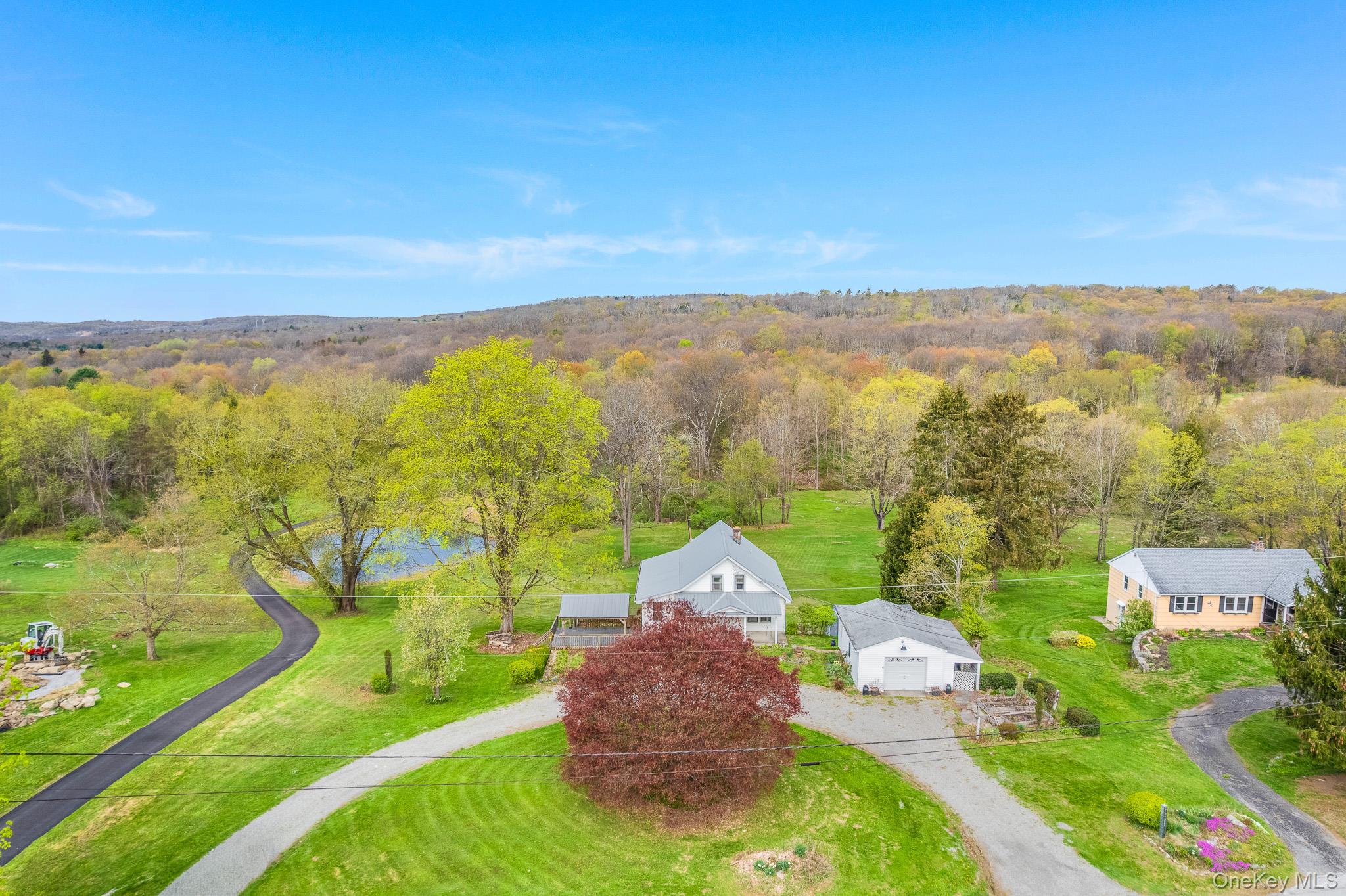 81 Verbank Road Millbrook, NY 12545 - Photo 3 of 19