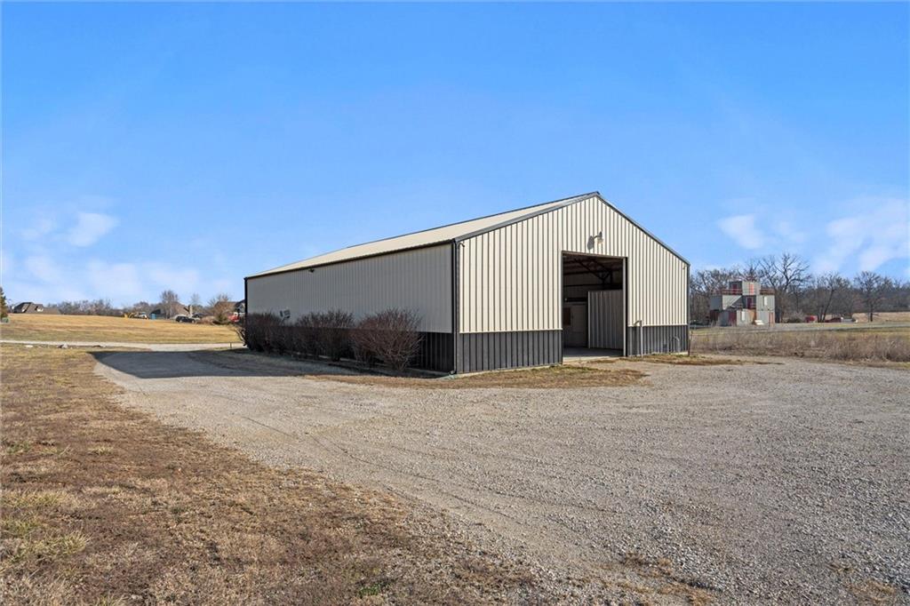 27219 Highway 2 Freeman, MO 64746 - Photo 4 of 29