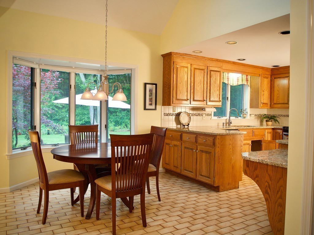 32 Stonehill Road East Longmeadow, MA 01028 - Photo 11 of 21 Gallery Image 11