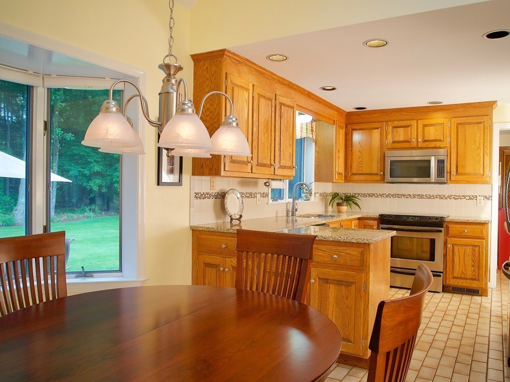 32 Stonehill Road East Longmeadow, MA 01028 - Photo 12 of 21 Gallery Image 12