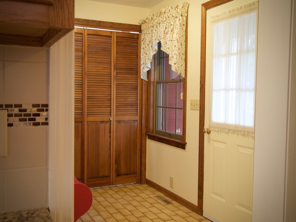 32 Stonehill Road East Longmeadow, MA 01028 - Photo 13 of 21 Gallery Image 13