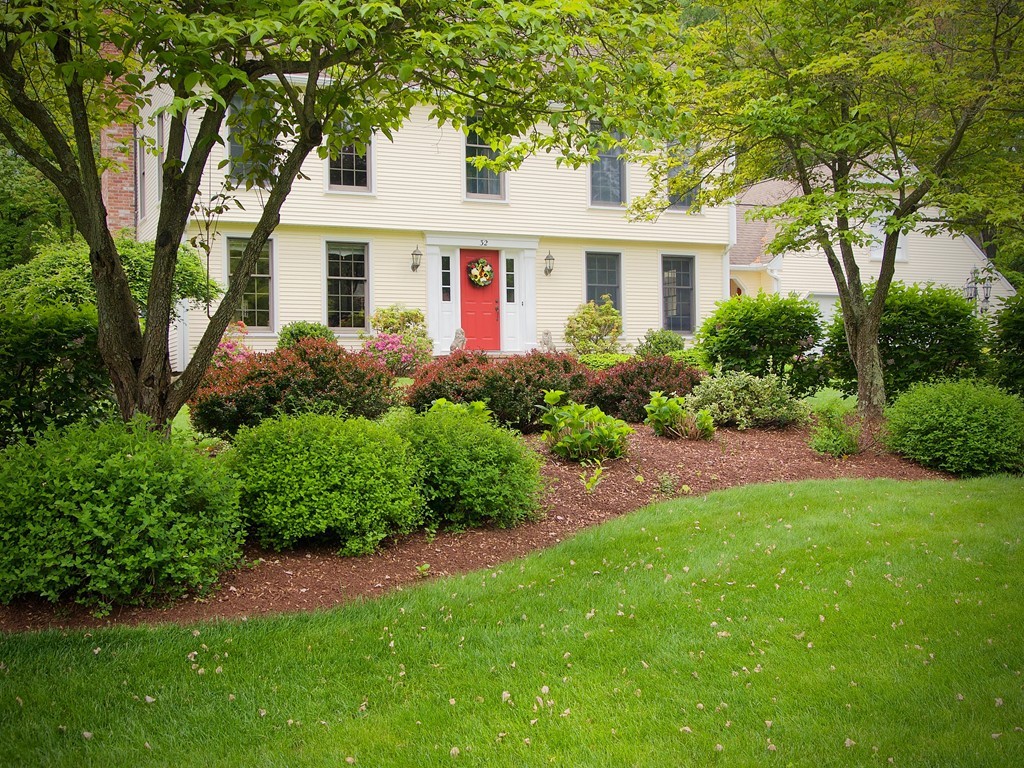 32 Stonehill Road East Longmeadow, MA 01028 - Photo 2 of 21 Gallery Image 2