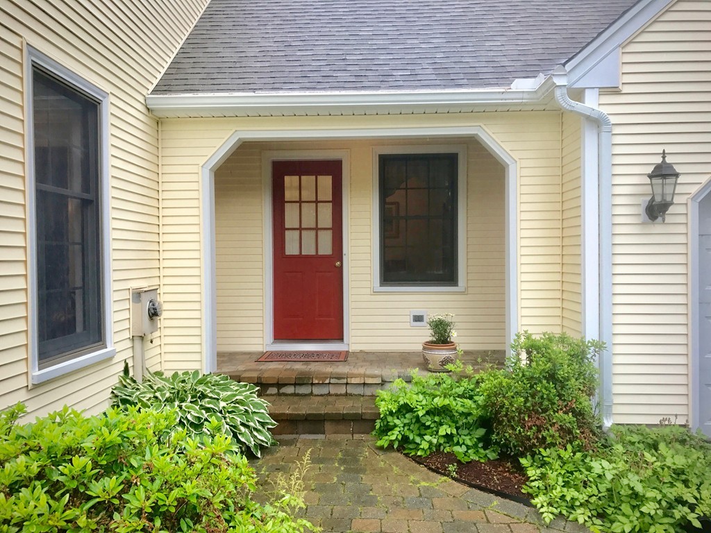 32 Stonehill Road East Longmeadow, MA 01028 - Photo 4 of 21 Gallery Image 4