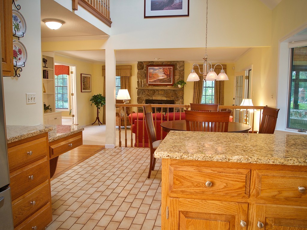 32 Stonehill Road East Longmeadow, MA 01028 - Photo 5 of 21 Gallery Image 5