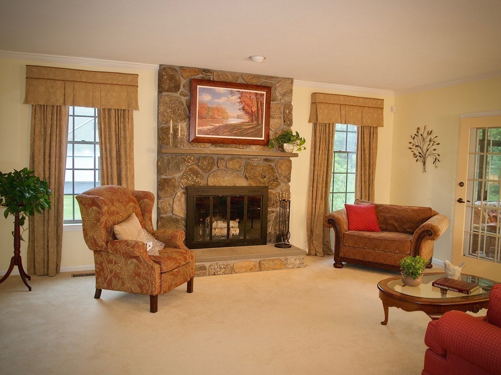 32 Stonehill Road East Longmeadow, MA 01028 - Photo 6 of 21 Gallery Image 6