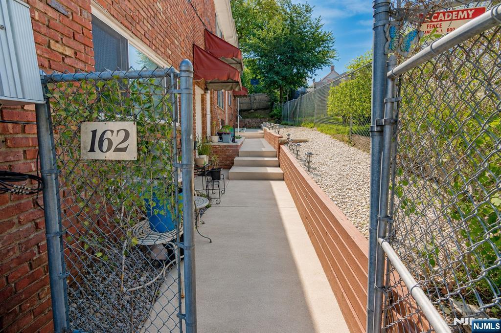 162 Spring Street, Unit 4 Orange, NJ 07050 - Photo 25 of 31