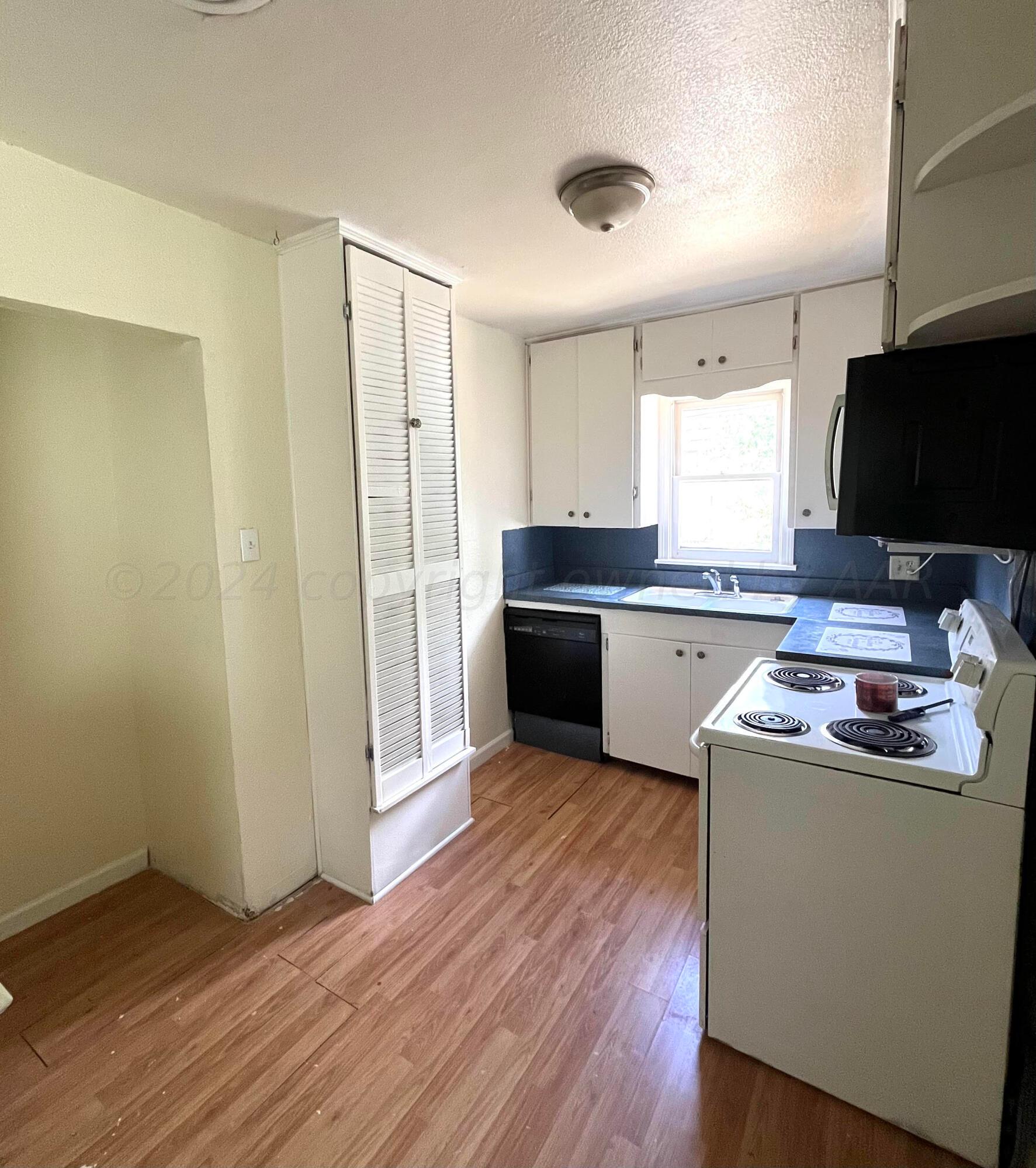 3611 South Travis Street Amarillo, TX 79110 - Photo 9 of 20 Kitchen with area for frig