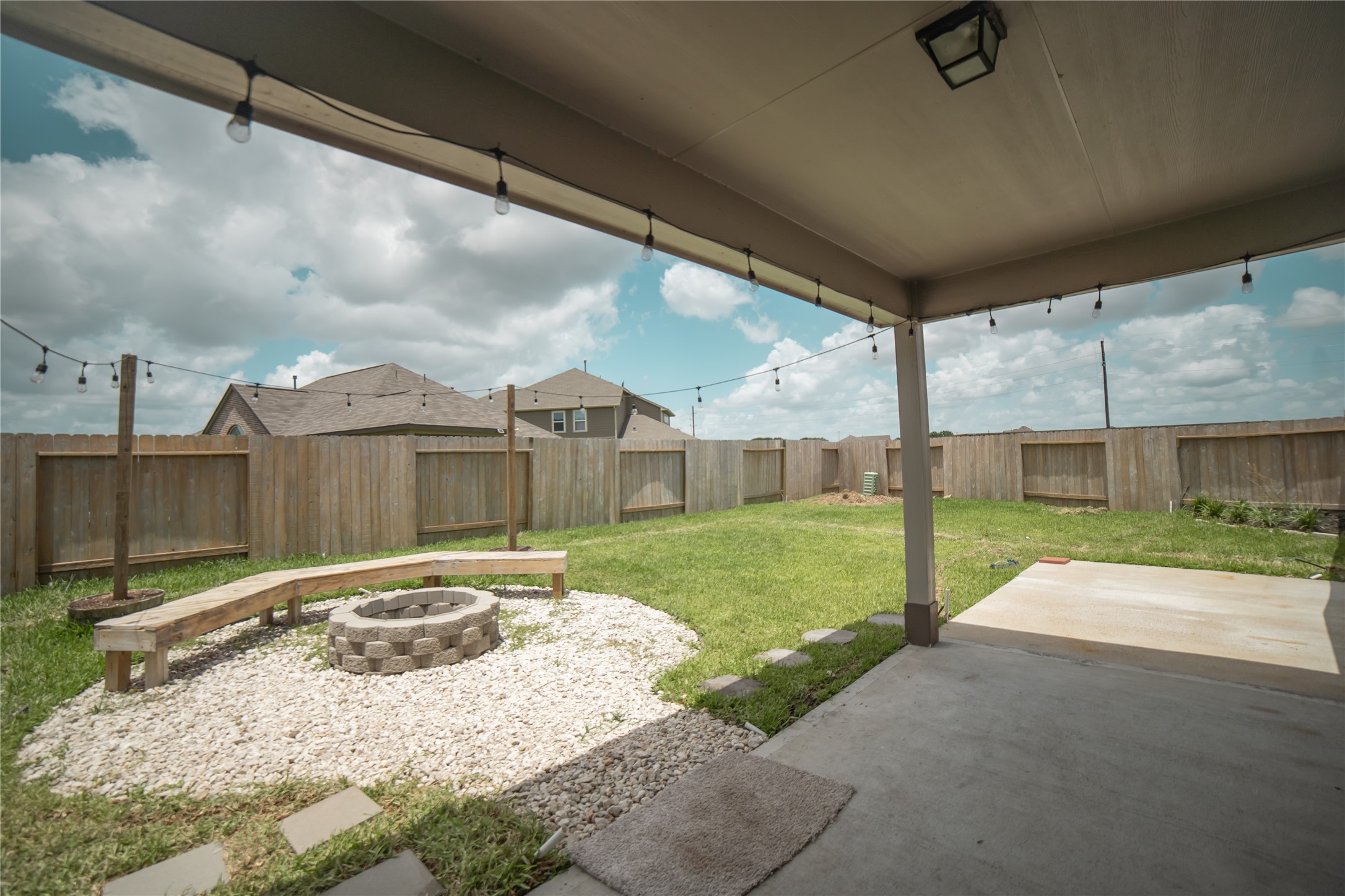3006 Tandem Court Rosenberg, TX 77471 - Photo 24 of 33 a view of a backyard with a garden