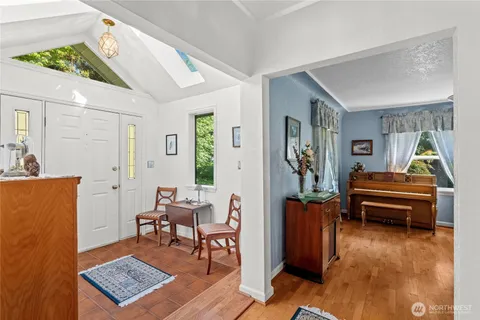 $999,000 | 1706 South Sunset Drive, Tacoma, WA 98465
