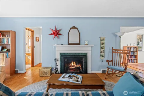 $999,000 | 1706 South Sunset Drive, Tacoma, WA 98465
