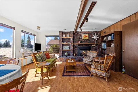 $999,000 | 1706 South Sunset Drive, Tacoma, WA 98465