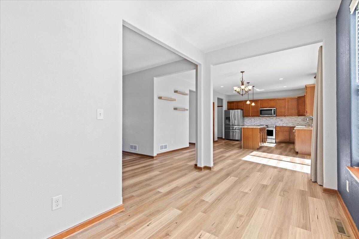 1711 Cloverview Street West Bend, WI 53095 - Photo 15 of 38 10-Cloverview St-10