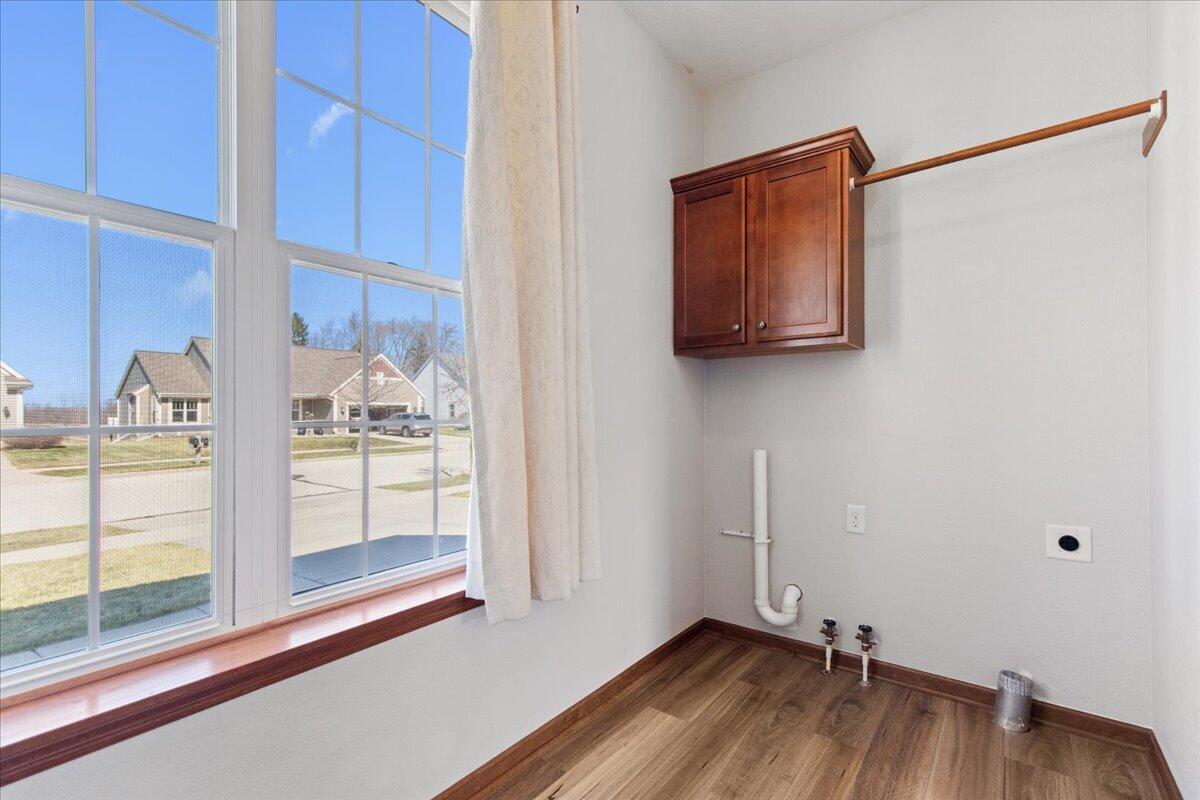 1711 Cloverview Street West Bend, WI 53095 - Photo 20 of 38 21-Cloverview St-21